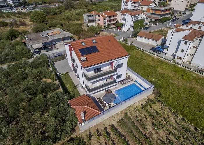 Luxury Villa With A Swimming Pool Stobrec, Split - 14700