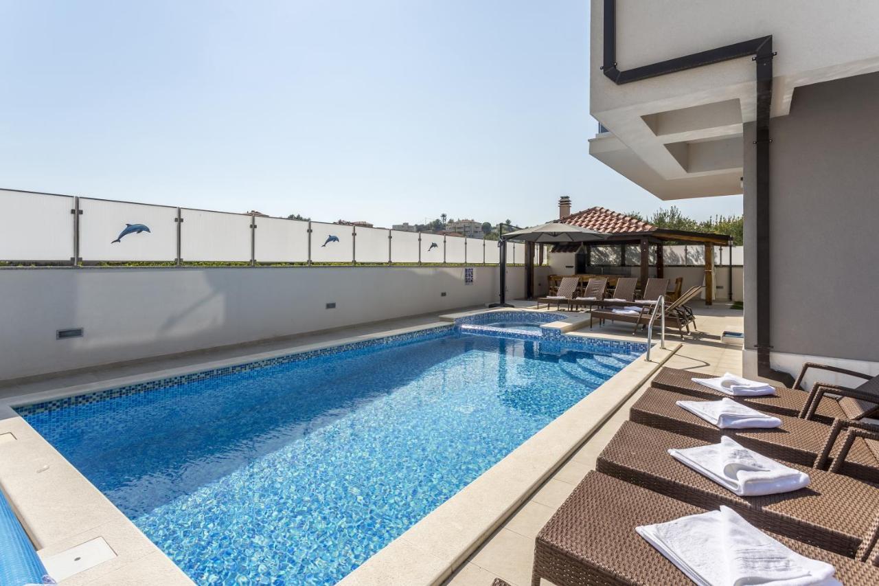 Luxury With A Swimming Pool Stobrec, - 14700 Vila Split